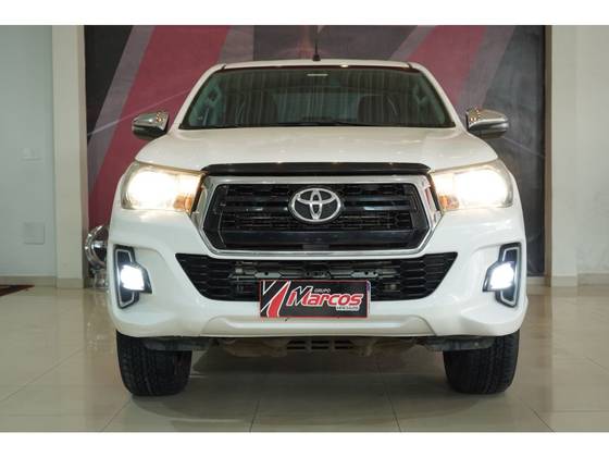 TOYOTA HILUX 2.8 SRV 4X4 CD 16V DIESEL 4P AUTOMÁTICO